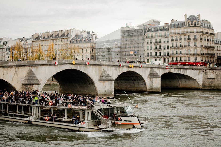 Paris landmarks tour